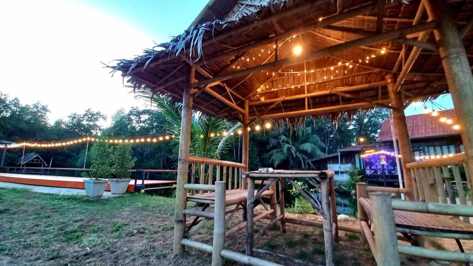 Bar Horizon Hostel Chumphon Exterior foto