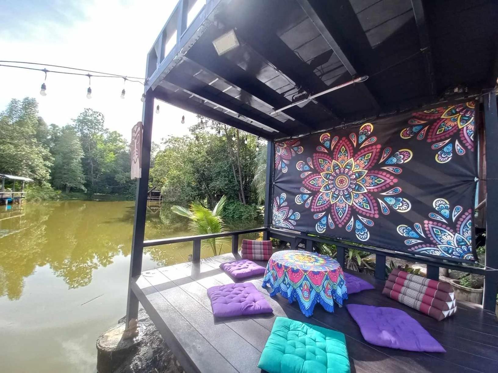 Bar Horizon Hostel Chumphon Exterior foto