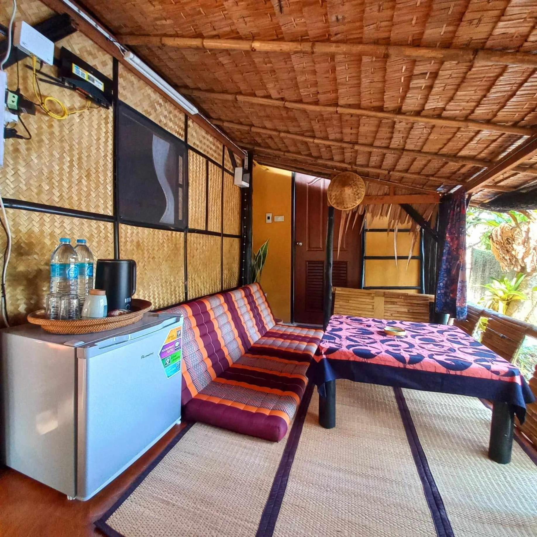 Bar Horizon Hostel Chumphon Exterior foto