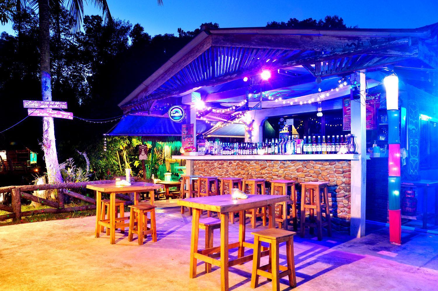 Bar Horizon Hostel Chumphon Exterior foto